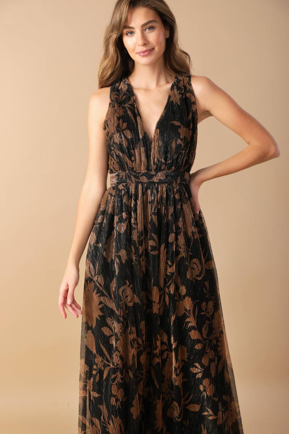 EVERYDAY HUSTLE METALLIC PLEATED MAXI DRESS
