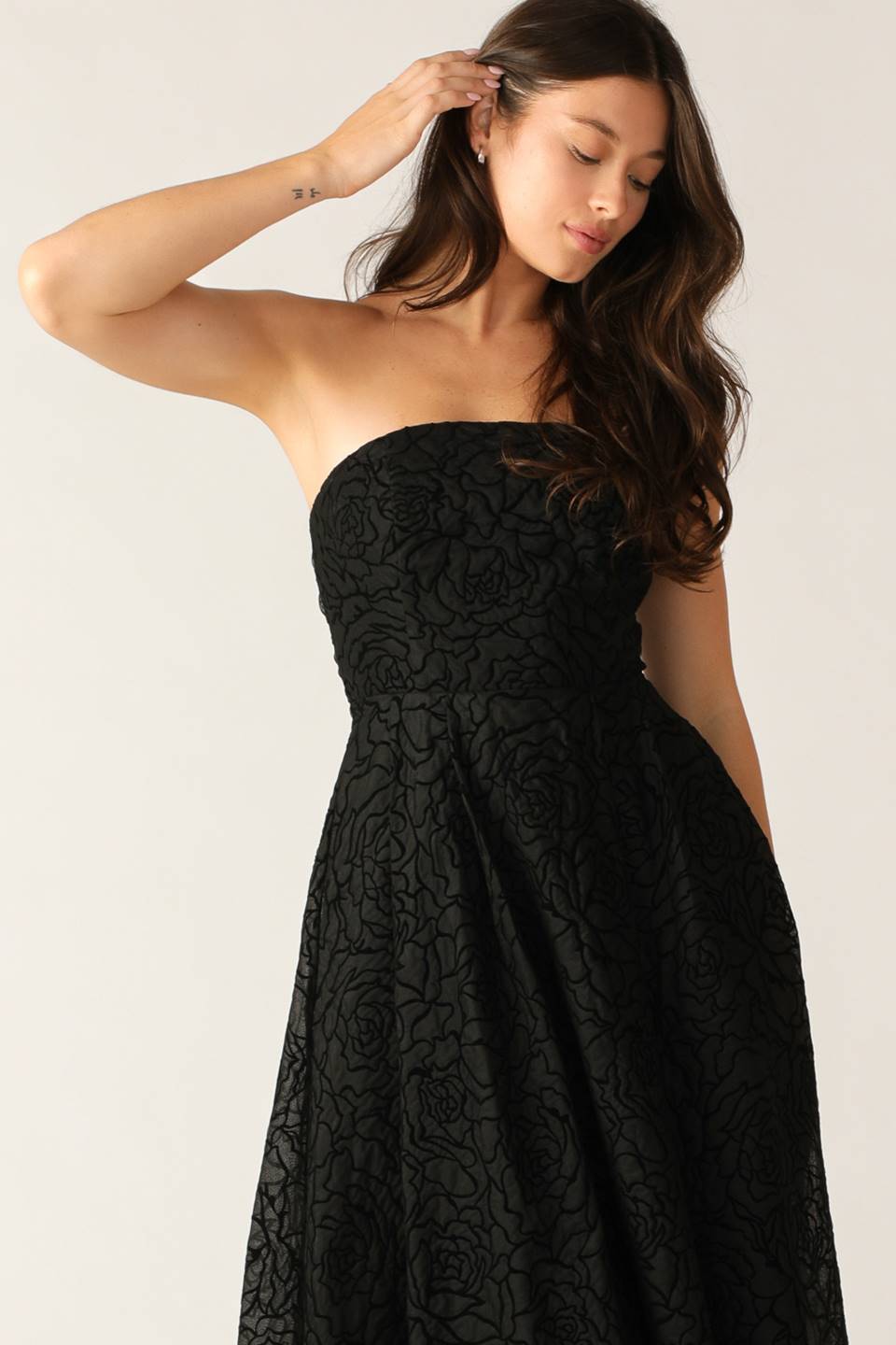 SEARCHING FOR LOVE MAXI DRESS - BLACK