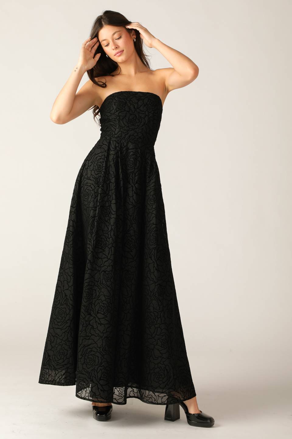 SEARCHING FOR LOVE MAXI DRESS - BLACK