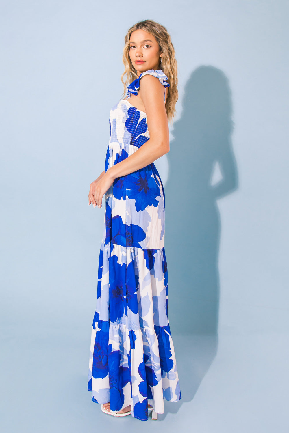 FEEL LIKE MOVING - FLORAL MAXI DRESS